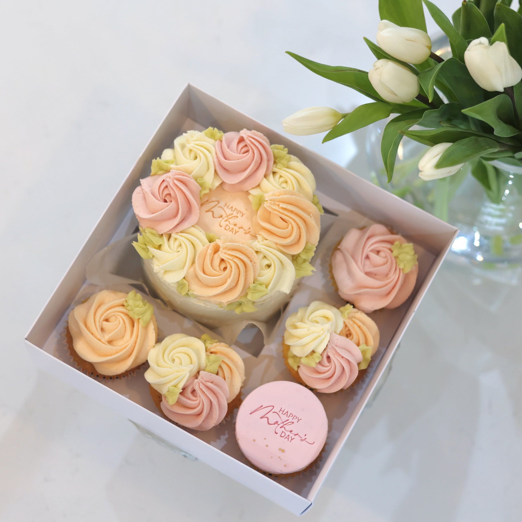 Mothers Day Mini Cake and Cupcakes