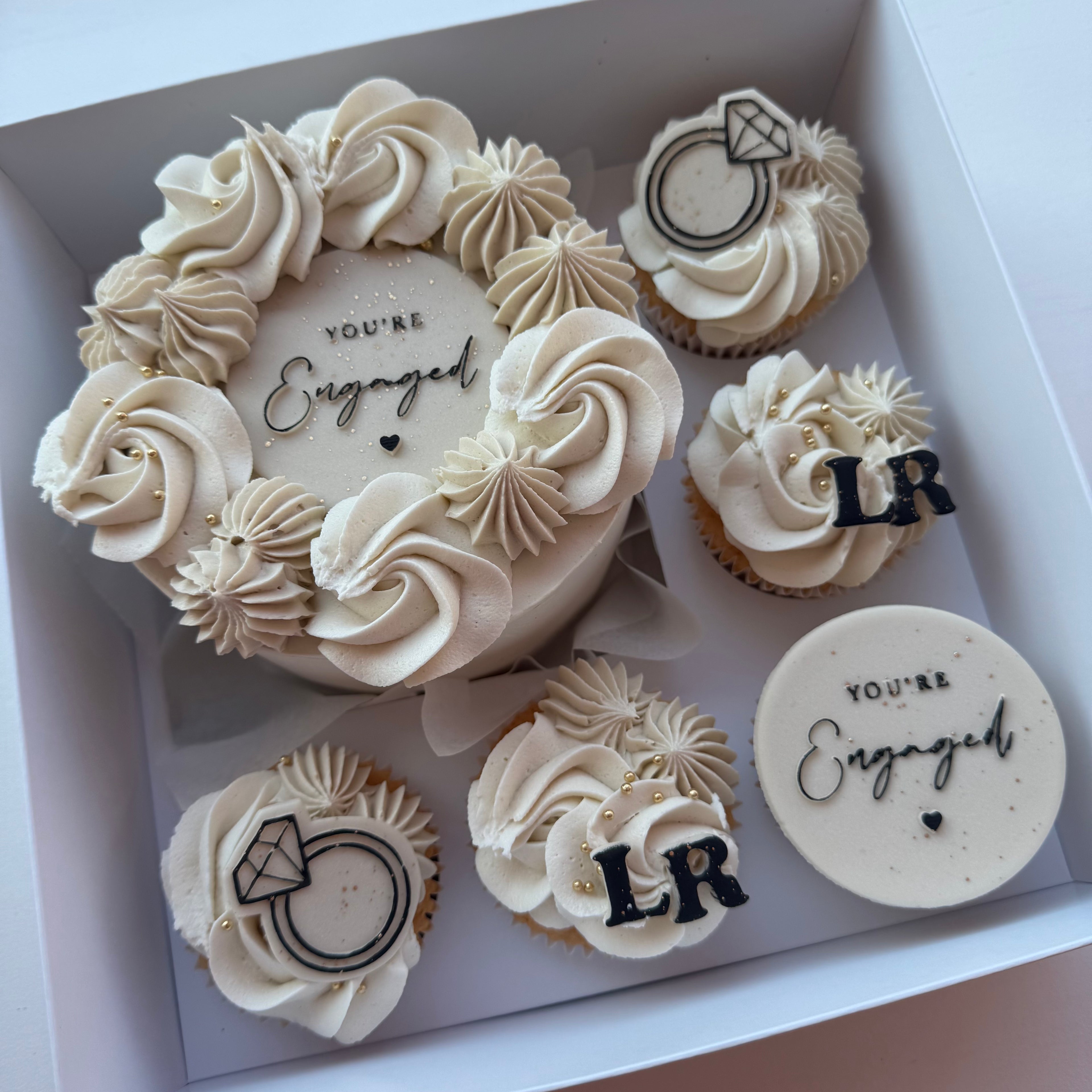 Engagement Cake and Cupcake Box
